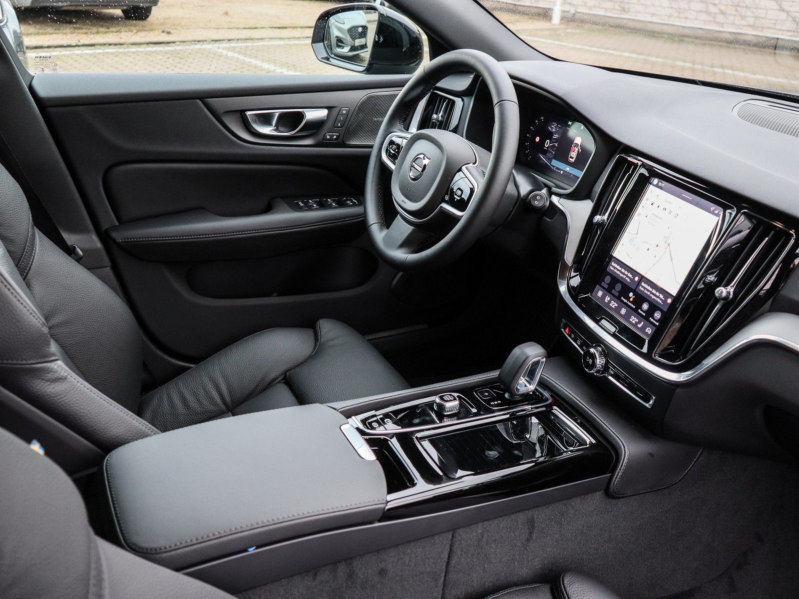 Volvo V60 T6 Recharge Plug-In Hybrid AWD Plus Dark imagem 3