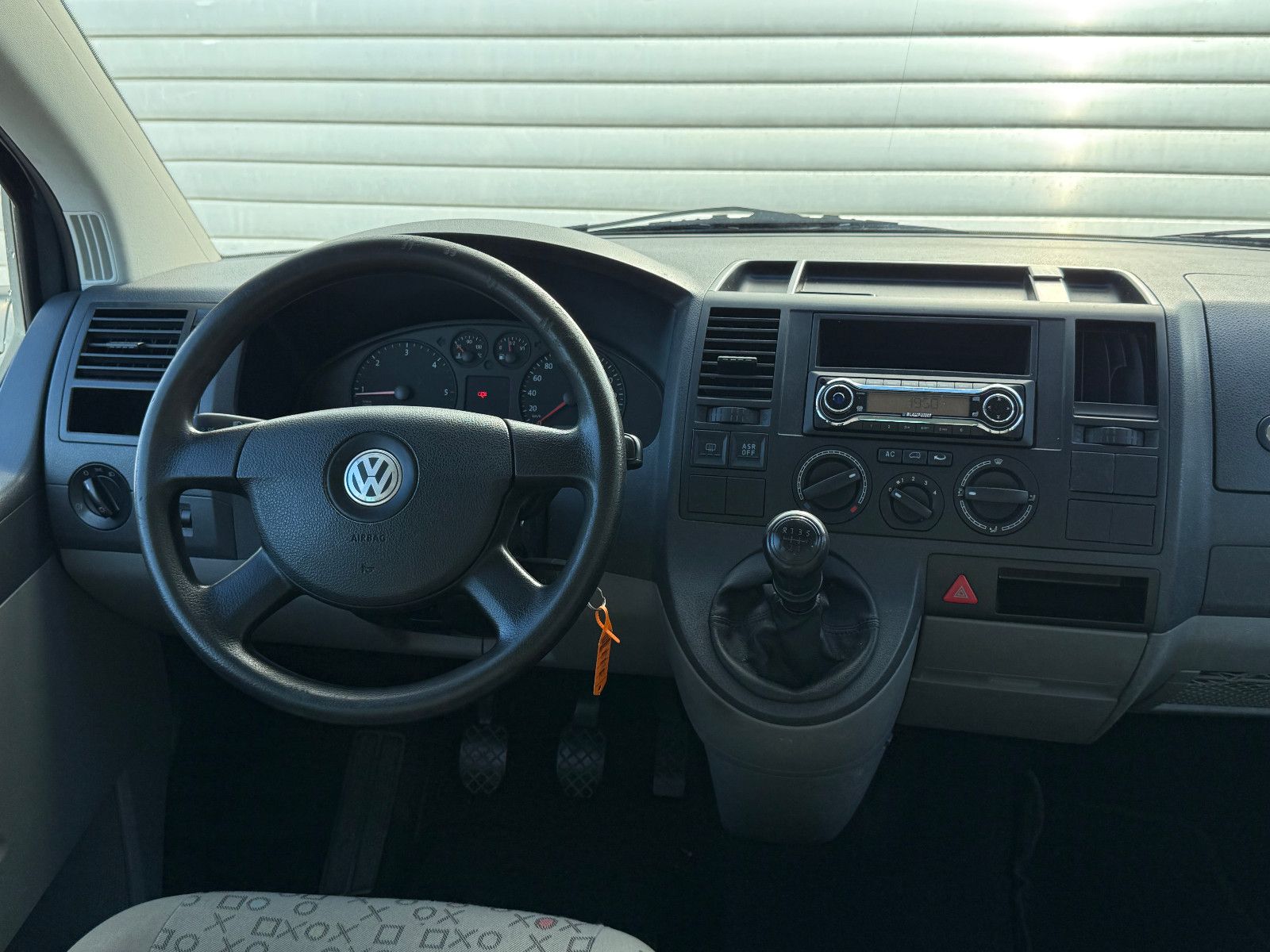Fahrzeugabbildung Volkswagen T5 Caravelle Trendline 1.9 Tdi 9-Sitzer Klima