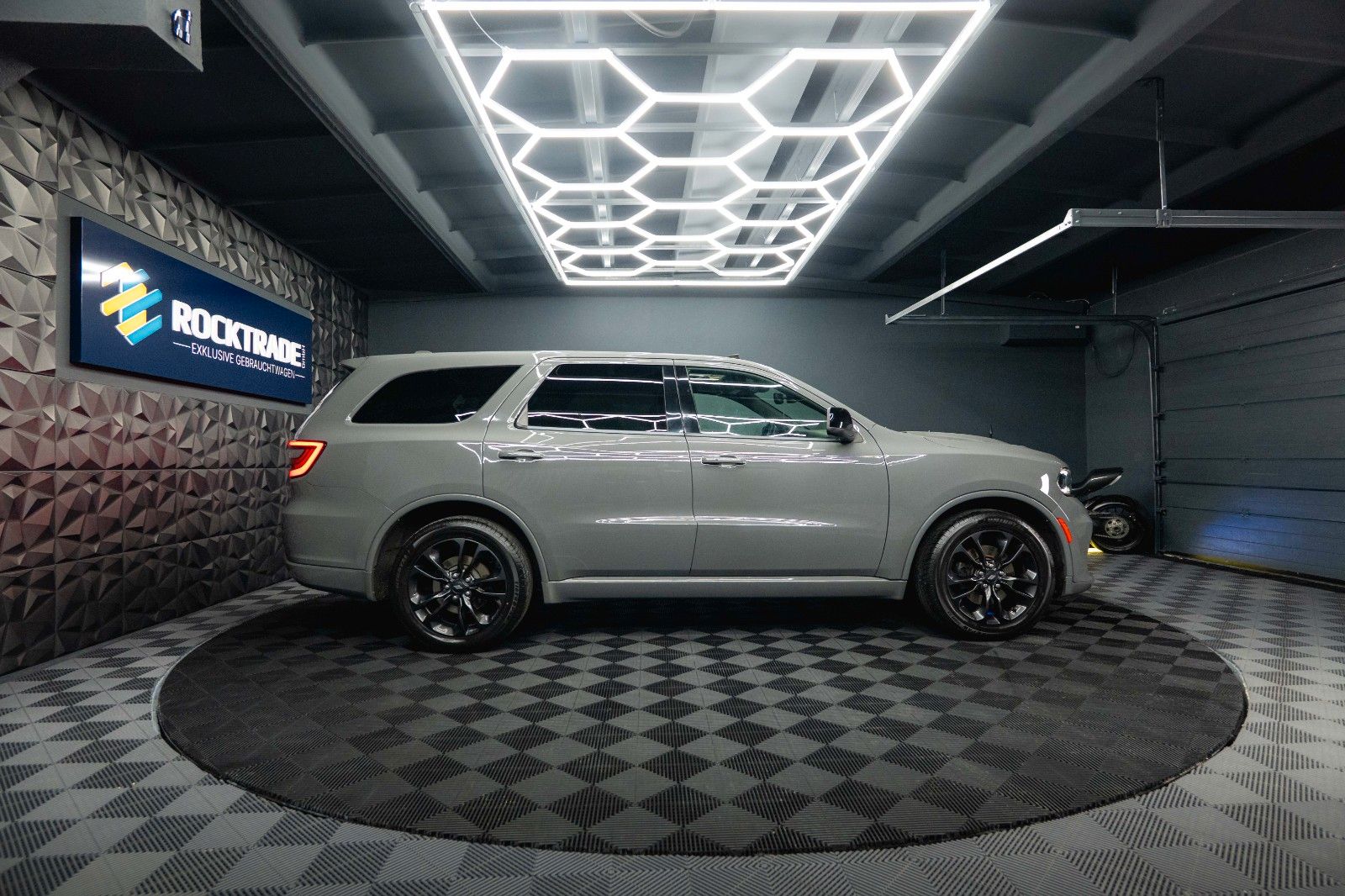 Fahrzeugabbildung Dodge Durango 5.7 V8 R/T SRT 4x4 Night-Paket Modell 22