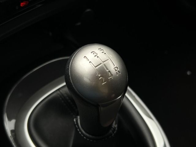 Fahrzeugabbildung Nissan Juke 1.6 Enigma 4x2 *Allwetter*360°*Sitzh.