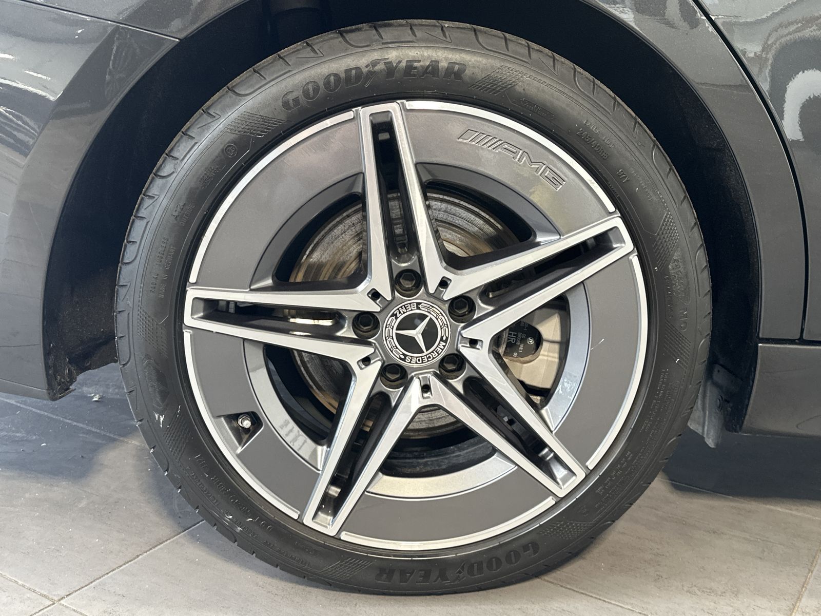 Fahrzeugabbildung Mercedes-Benz C 220d T AMG-Line NAV+LED+ACC+PANO+DISTRONIC+VC