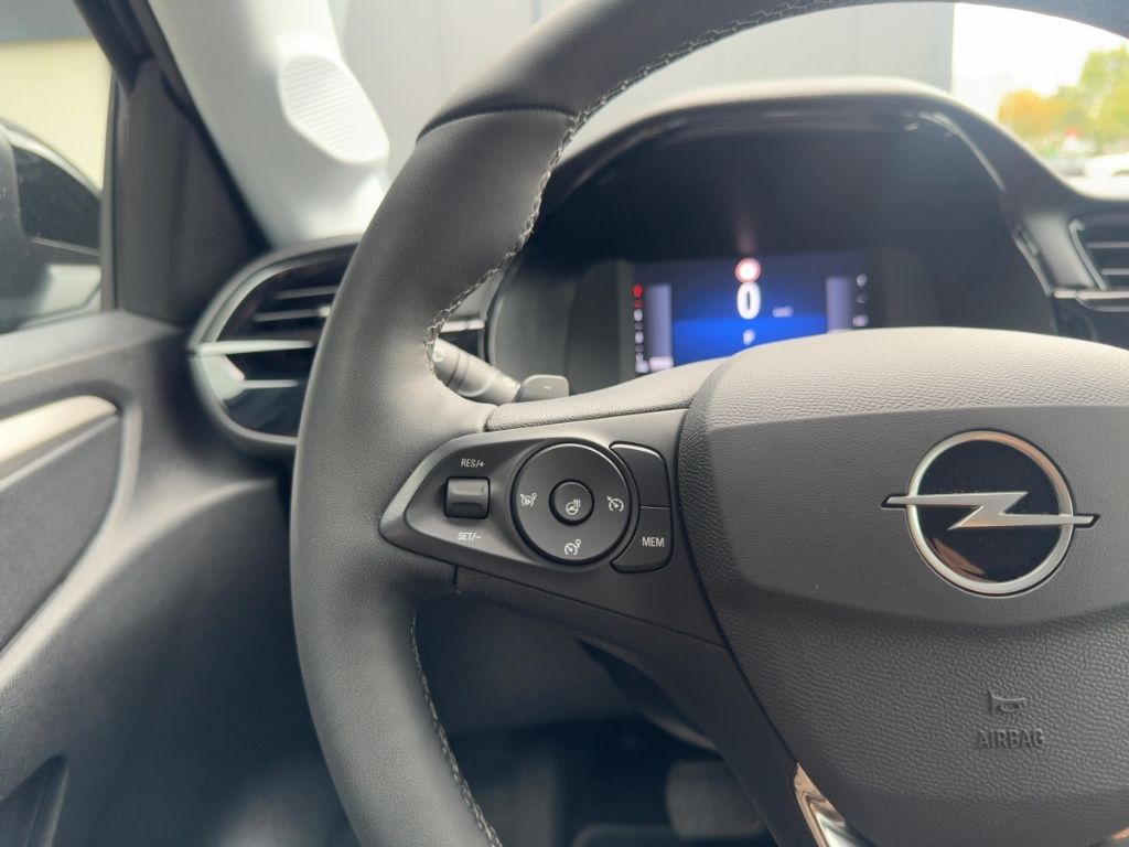 Fahrzeugabbildung Opel Corsa AUTOMATIK  RÜCKFAHRK.  SITZHEIZUNG  ALLWET
