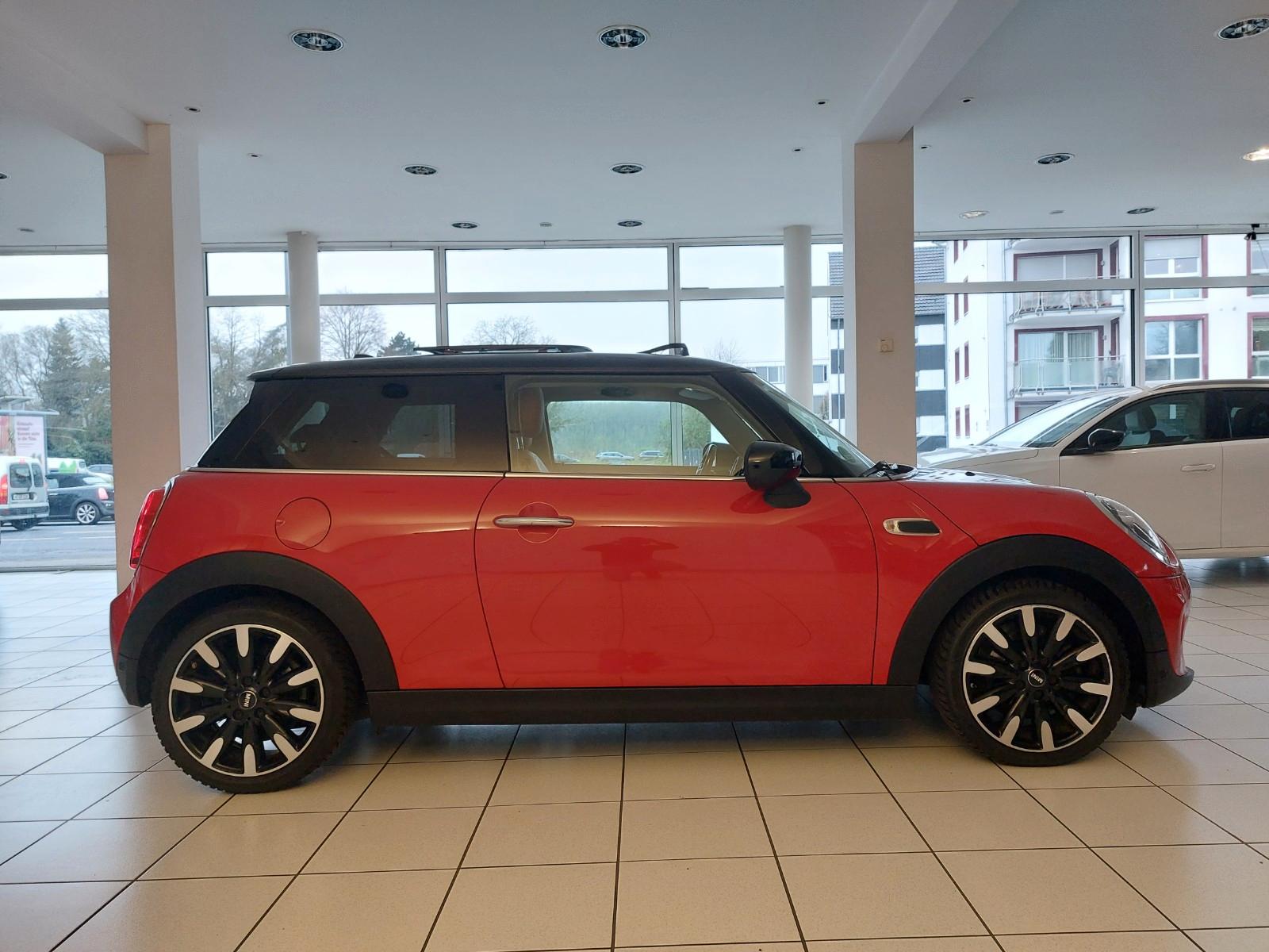 MINI 100 % COOPER INDIVIDUAL . PANORAMA-DACH. M E G A