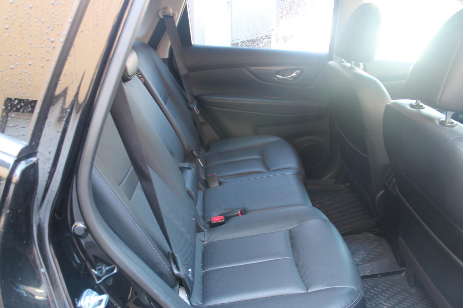 Nissan X-Trail 1.6 dCi Aut.*P-Dach*LED*AHK*Navi*360°