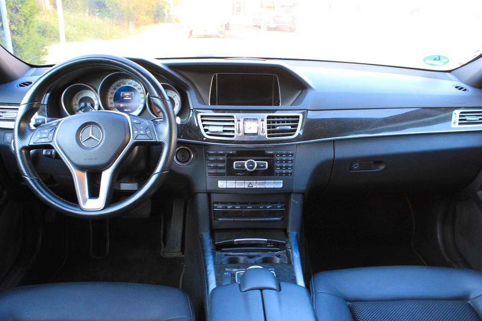 Mercedes-Benz E220 2014 — photo 9