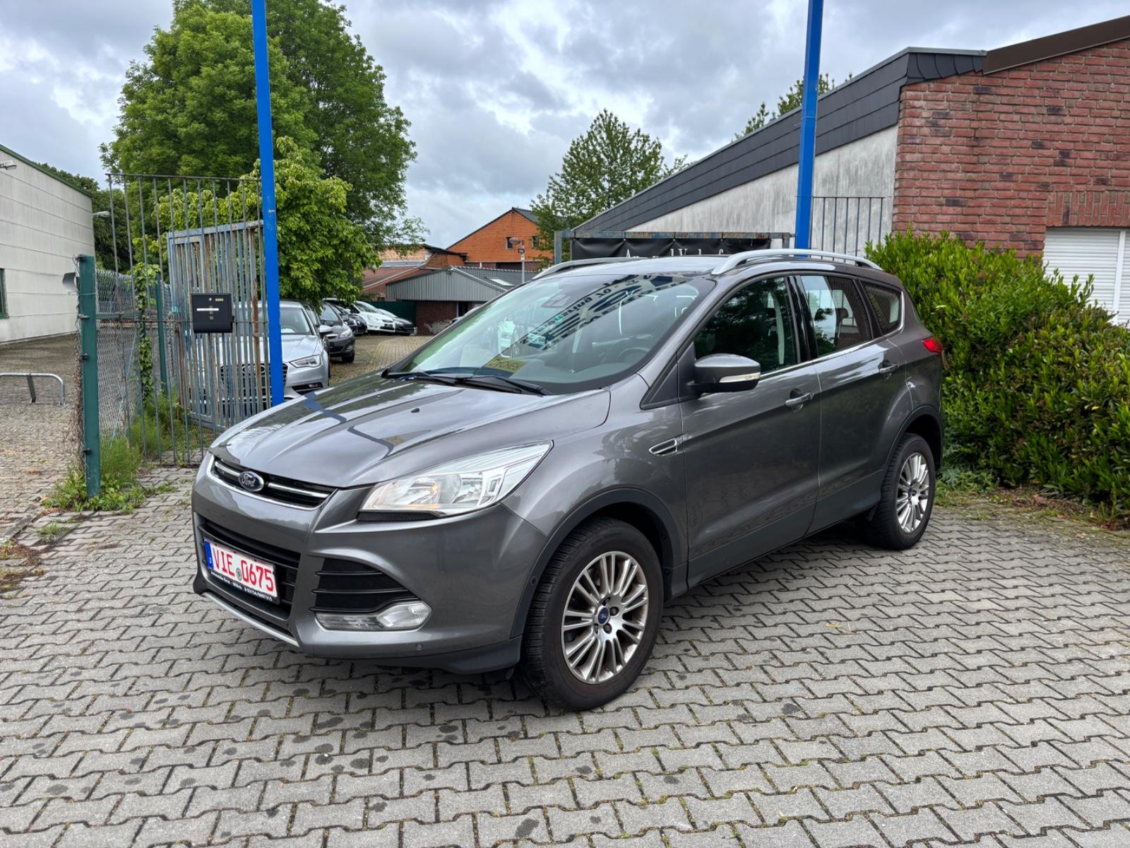 Ford Kuga Titanium SHZ KAMERA PDC NAVI TEMP