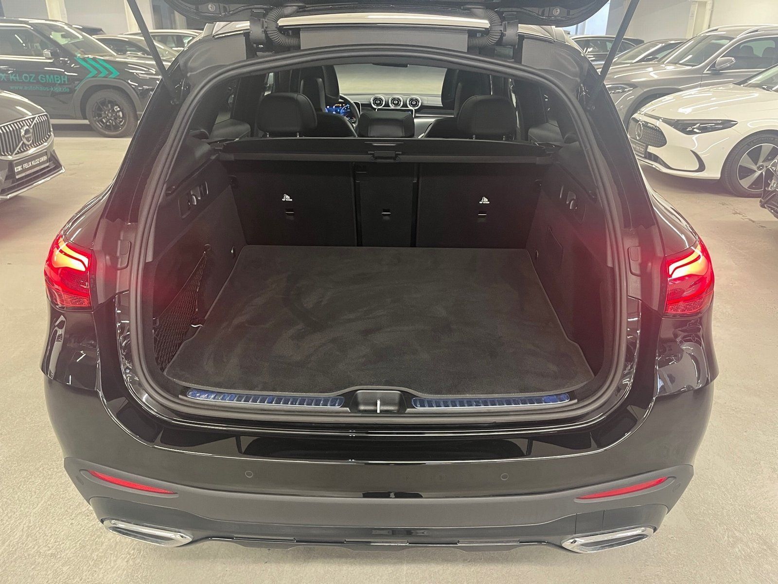 Fahrzeugabbildung Mercedes-Benz GLC 200 4M AMG*AHK*Distro*360°*Pano*Night*LED*