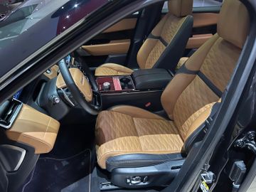 Fahrzeugabbildung Land Rover Range Rover Velar SV Autobiography Dynamic