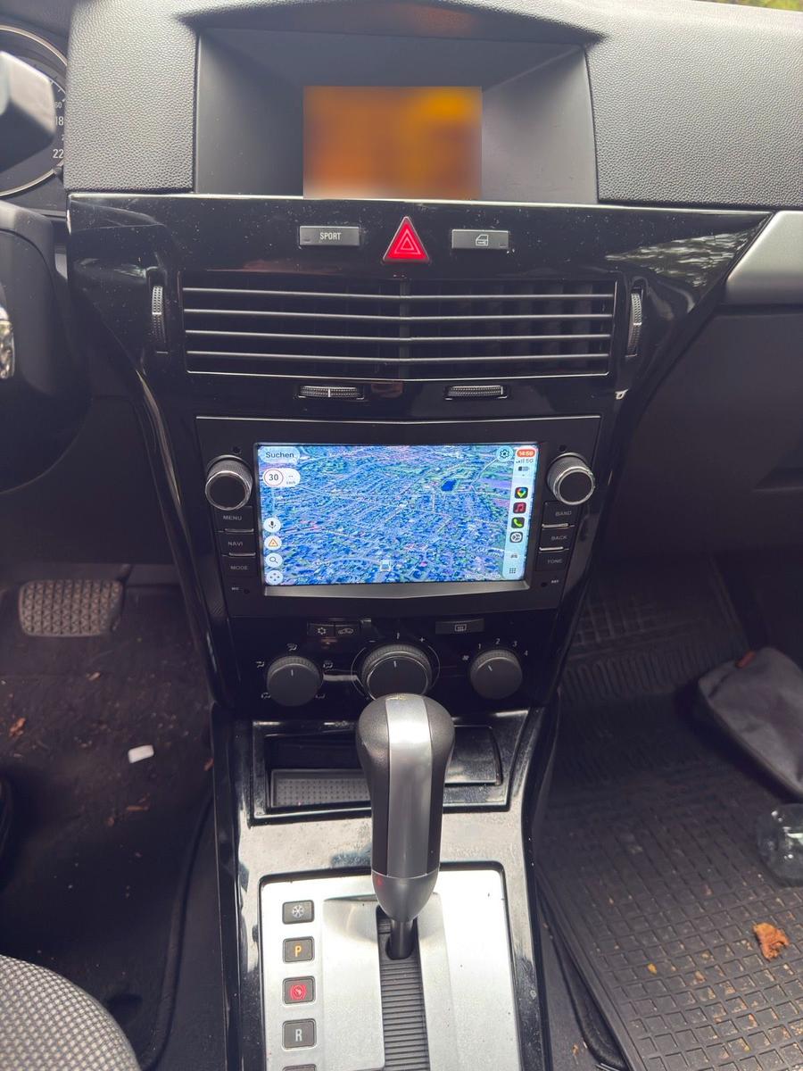 Opel Astra 2010 — photo 6