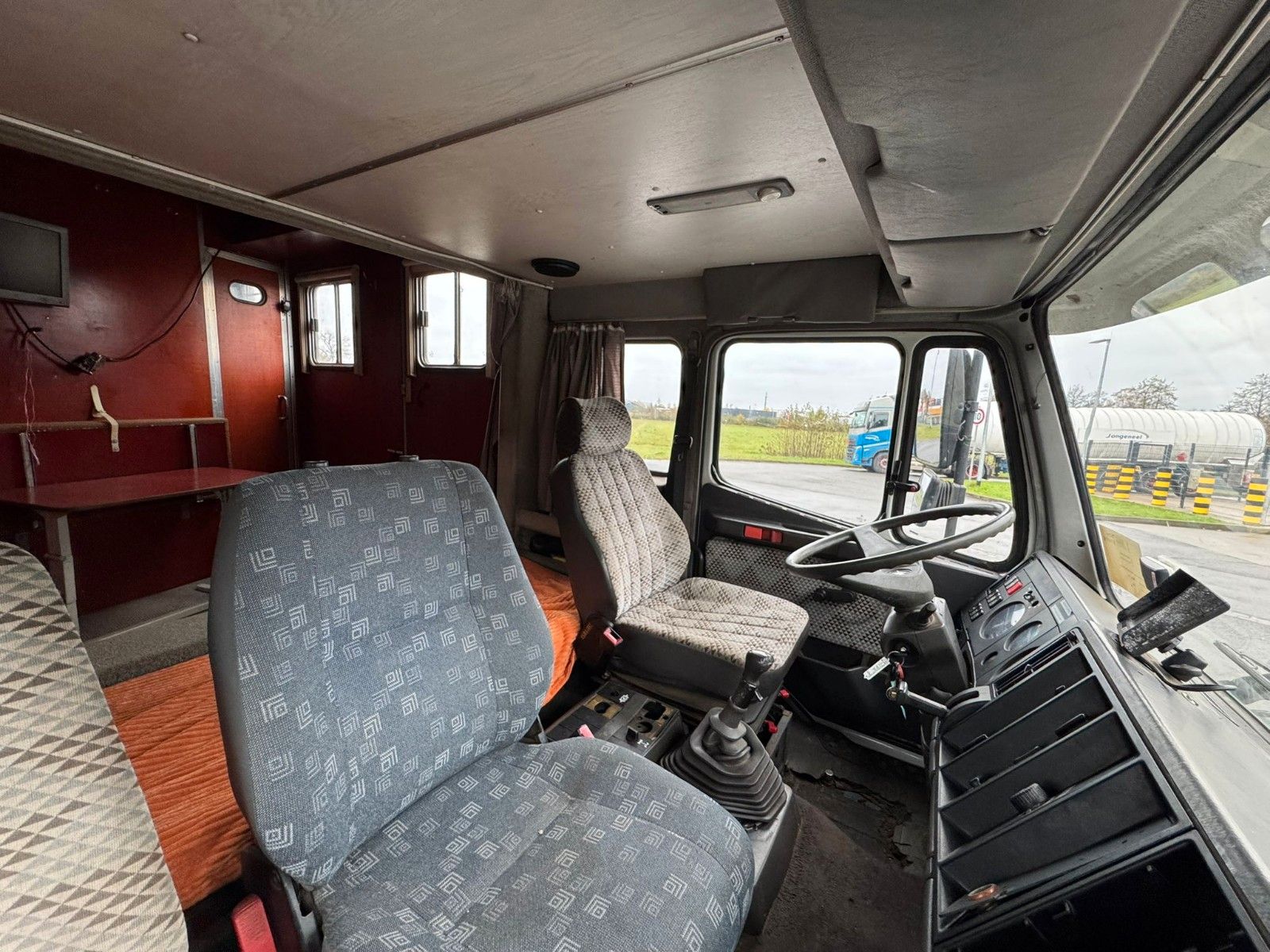 Fahrzeugabbildung Mercedes-Benz 2448 6x2 Pferdetransporter *Wohnmobil*