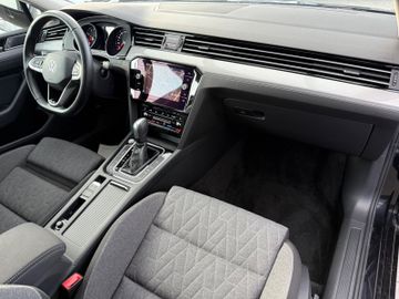 Volkswagen Passat Variant - 8