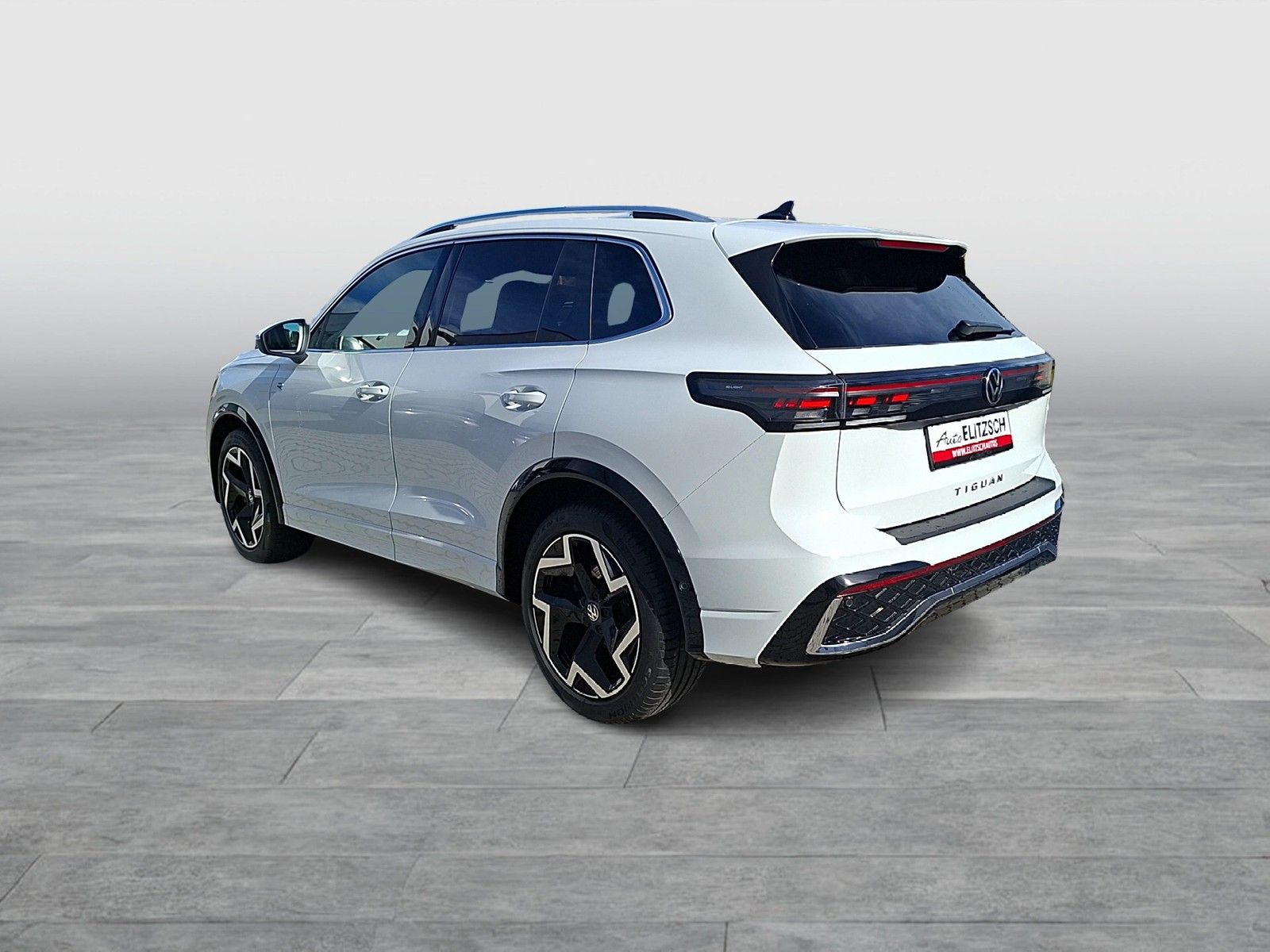 Fahrzeugabbildung Volkswagen Tiguan TDI R-Line DSG LEDplus AHK Navi AID ACC R