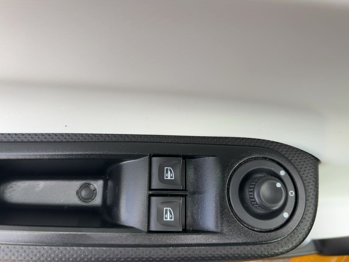 Fahrzeugabbildung Renault Twingo ZEN SCe 65 - mit KI generiert/bearbeitet