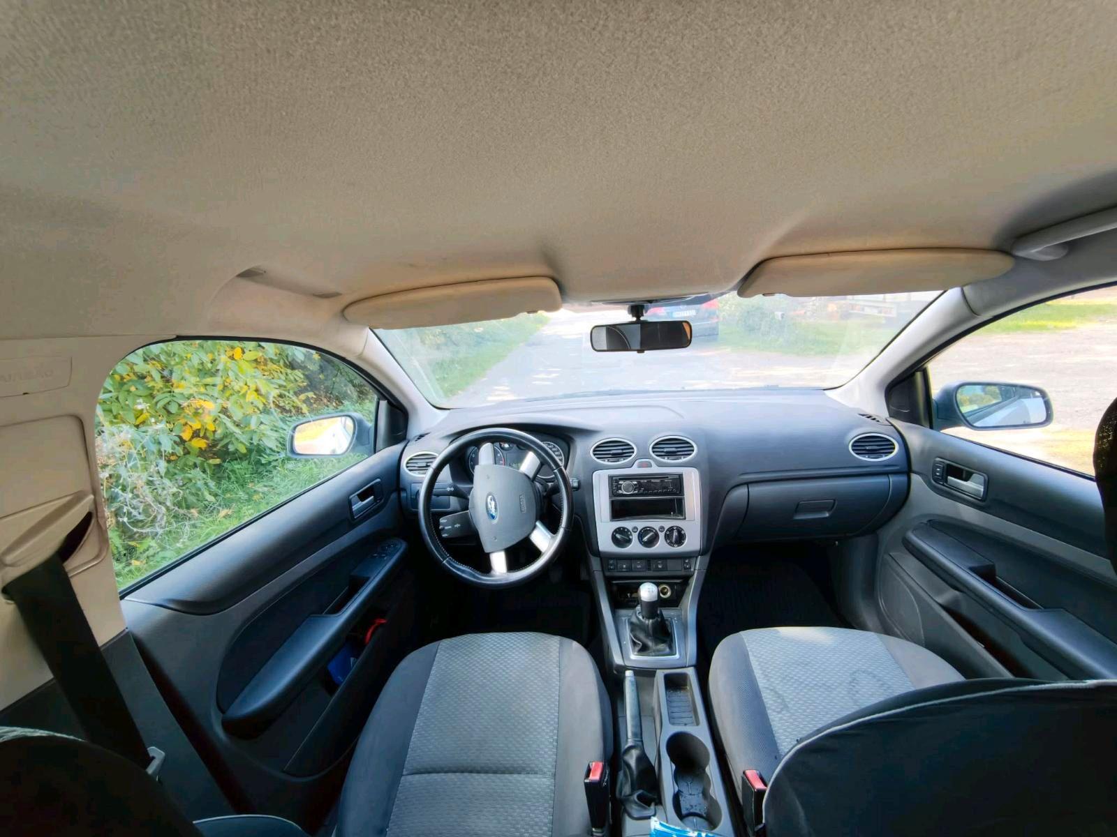 Ford Focus 2007 — interior