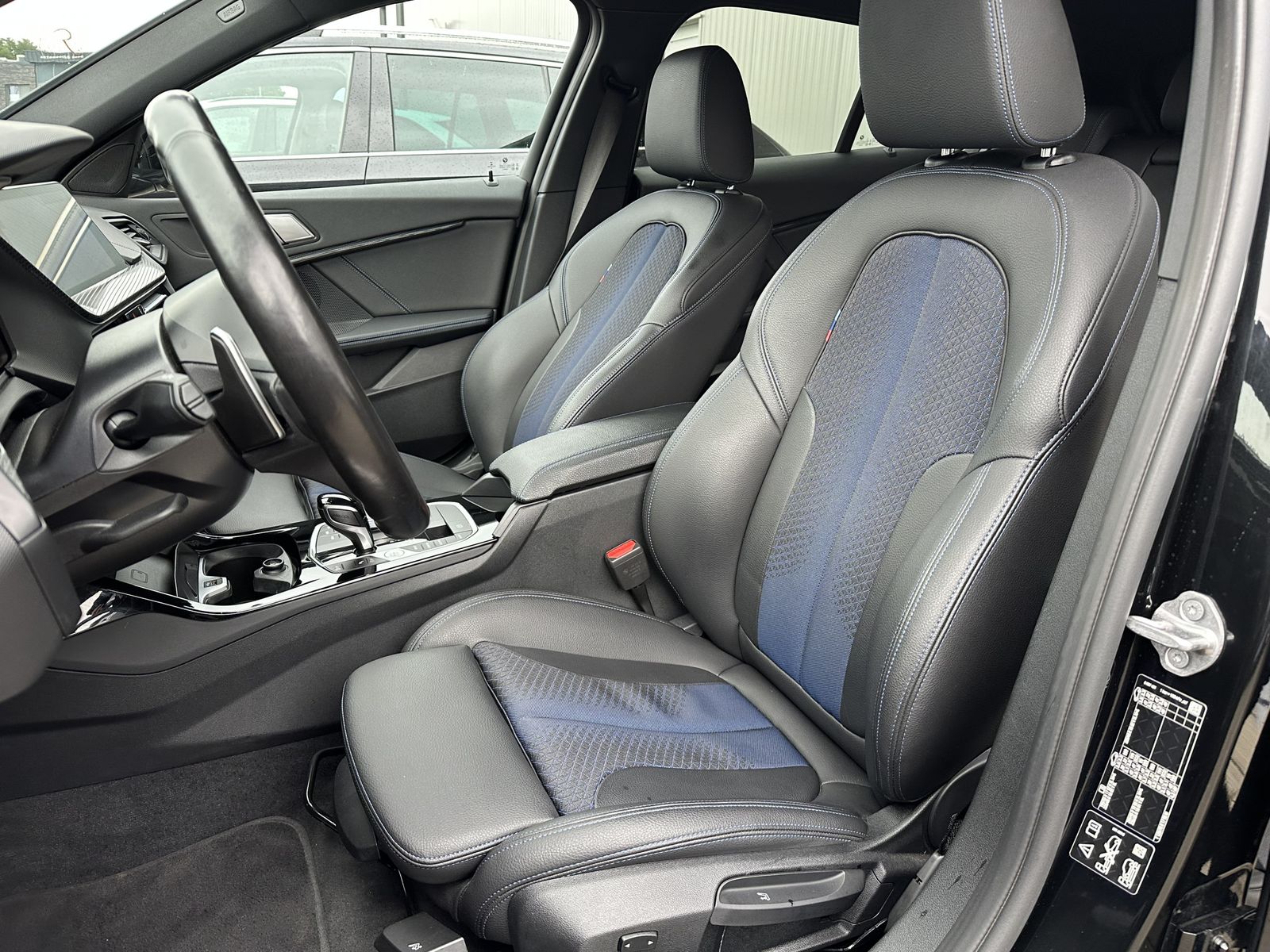 Fahrzeugabbildung BMW 120d xDrive M-Sport NAV+LED+KAMERA+19ZO+HIFI+1HD