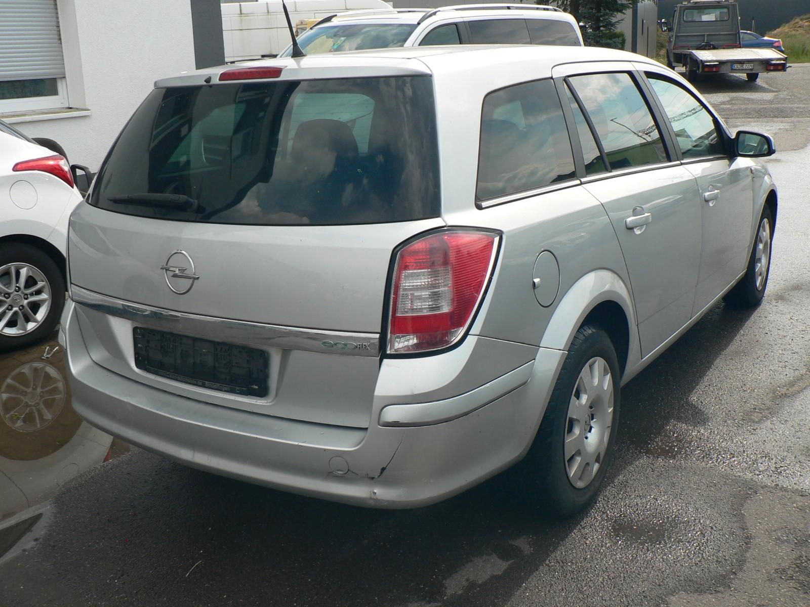 Opel Astra 2010 — photo 6