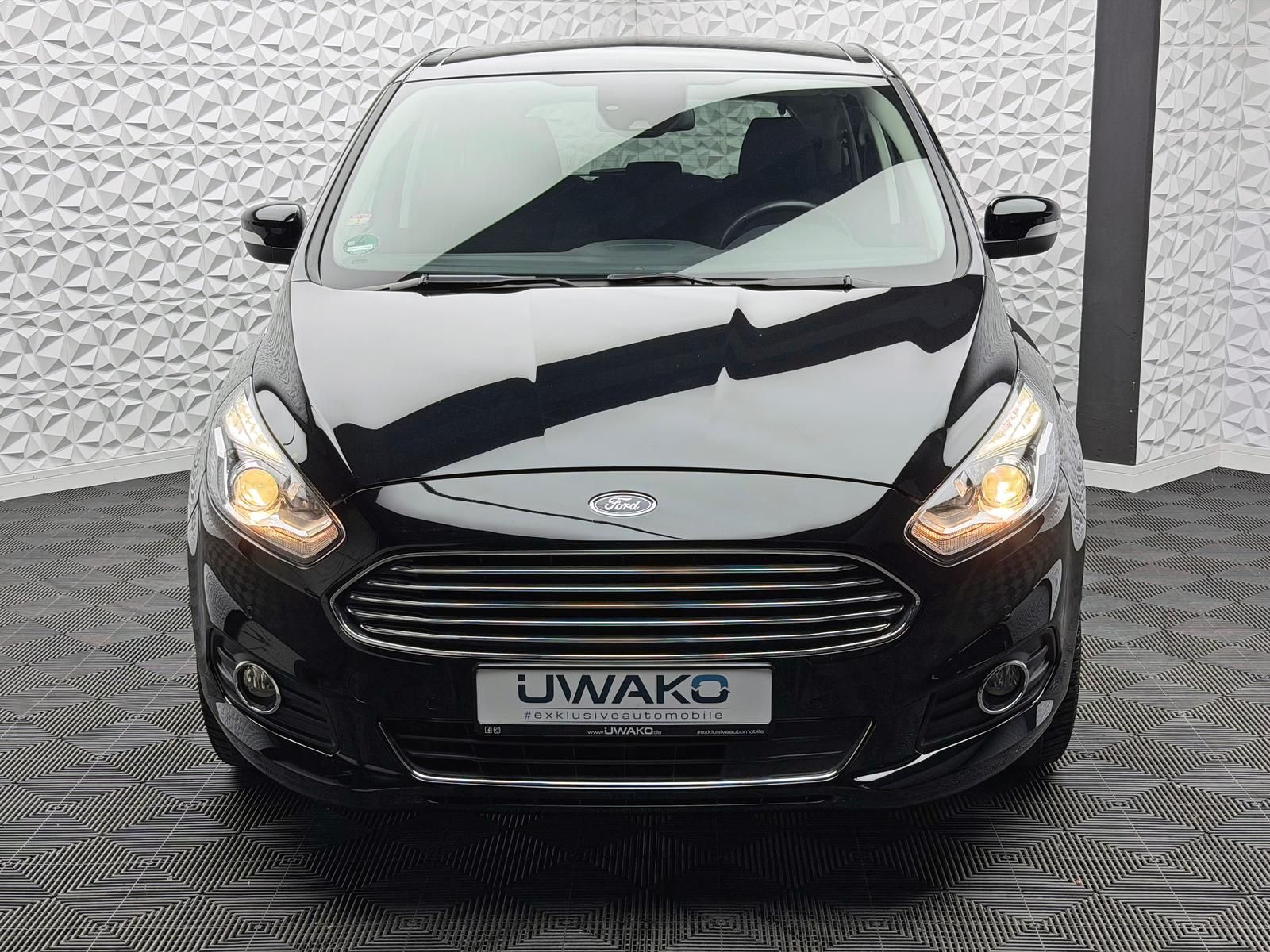Fahrzeugabbildung Ford S-MAX 1.5 TITANIUM/7-SITZE/KEYLES/RCAM/NAV/PDC