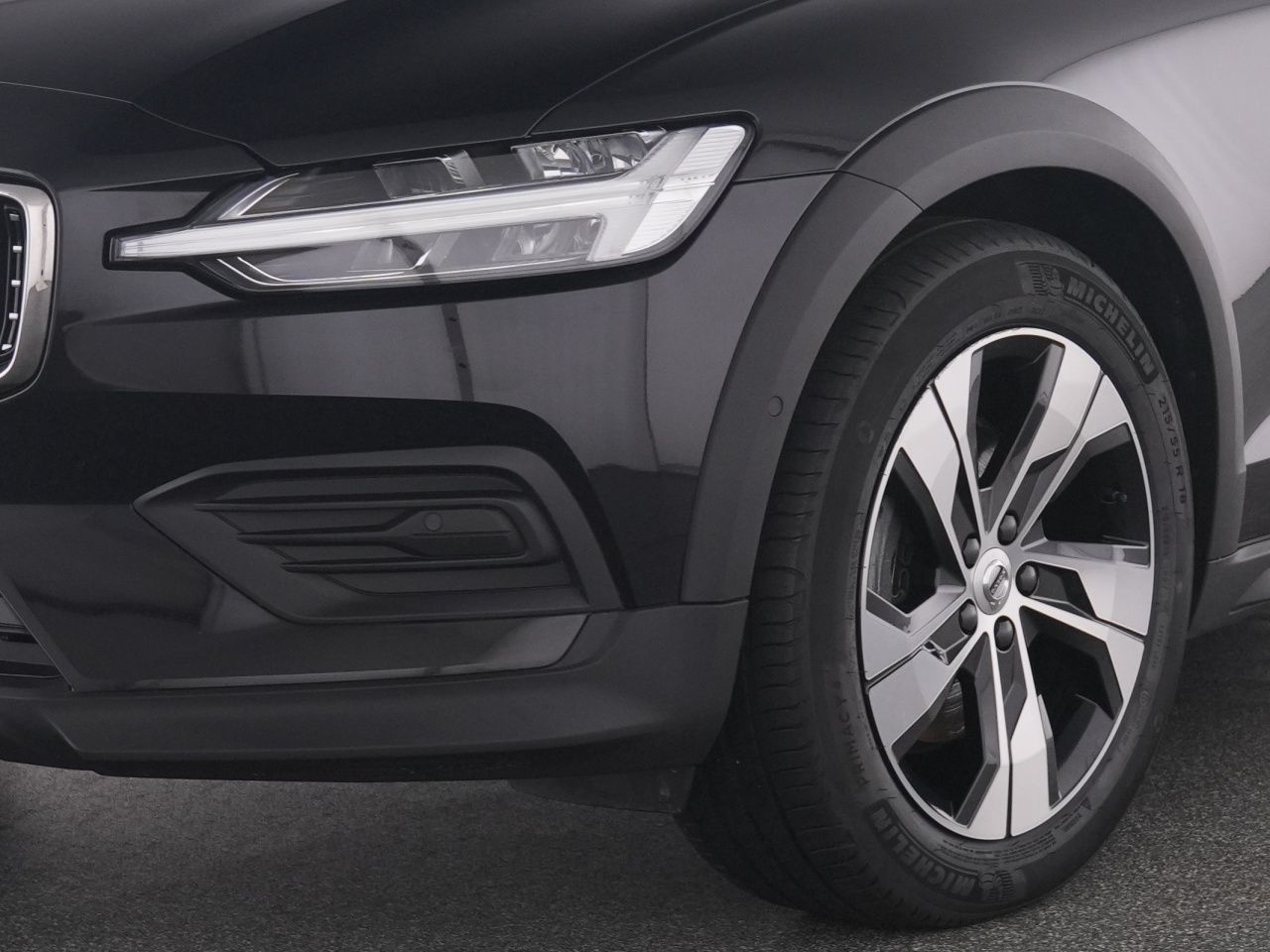 Volvo V60 Cross Country B4 AWD PLUS MET+WINTERPAK+ foto 9