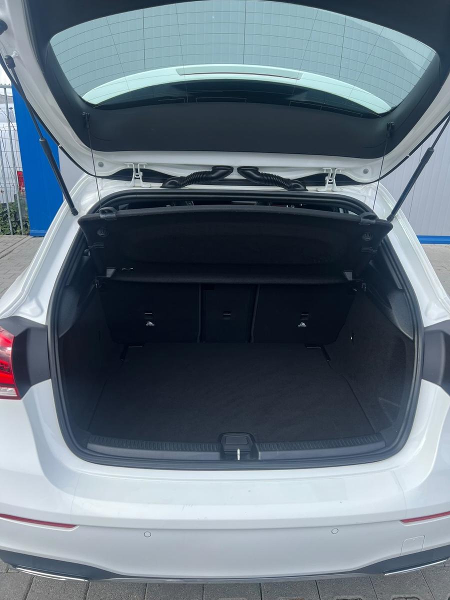 Mercedes-Benz A 180 2x AMG-LINE PANORAMA LED NAVI KAMERA P