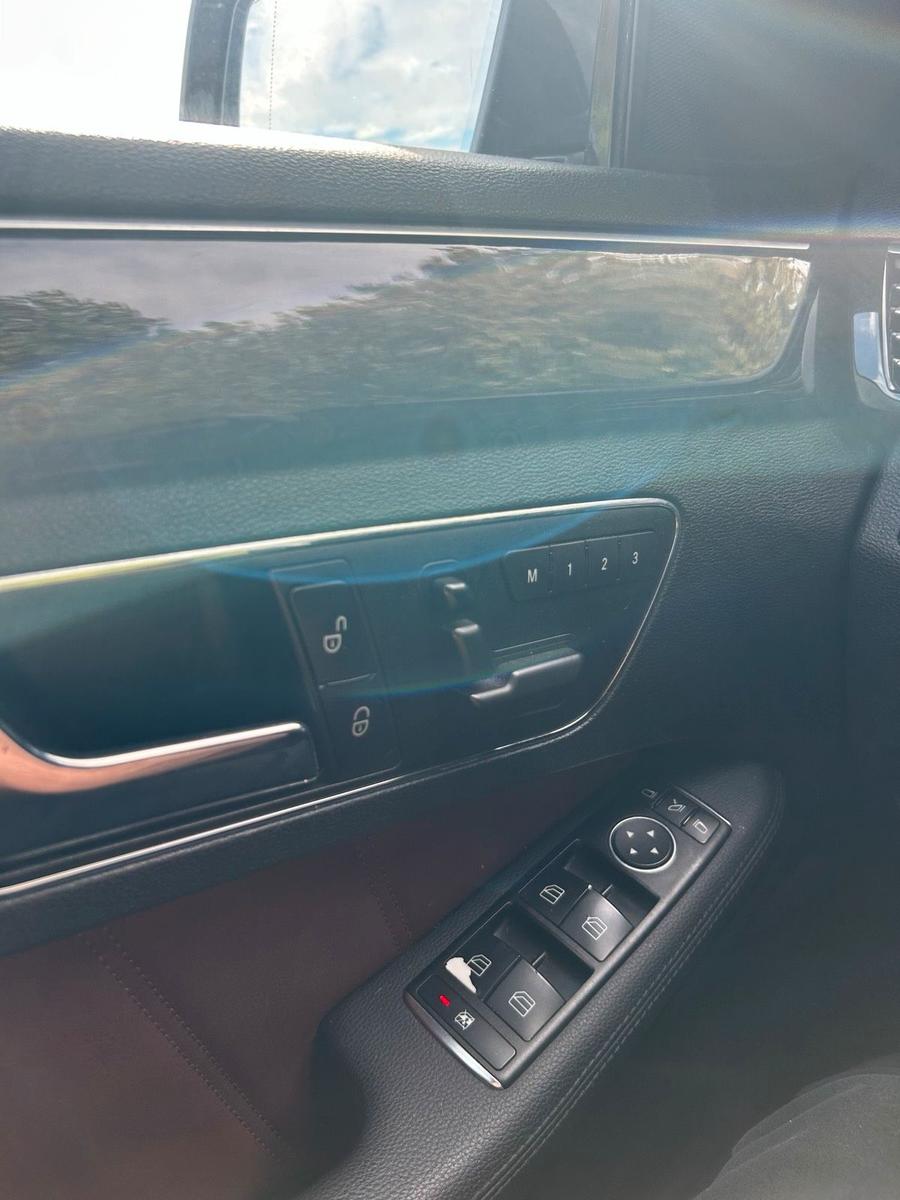 Mercedes-Benz E220 2010 — photo 10