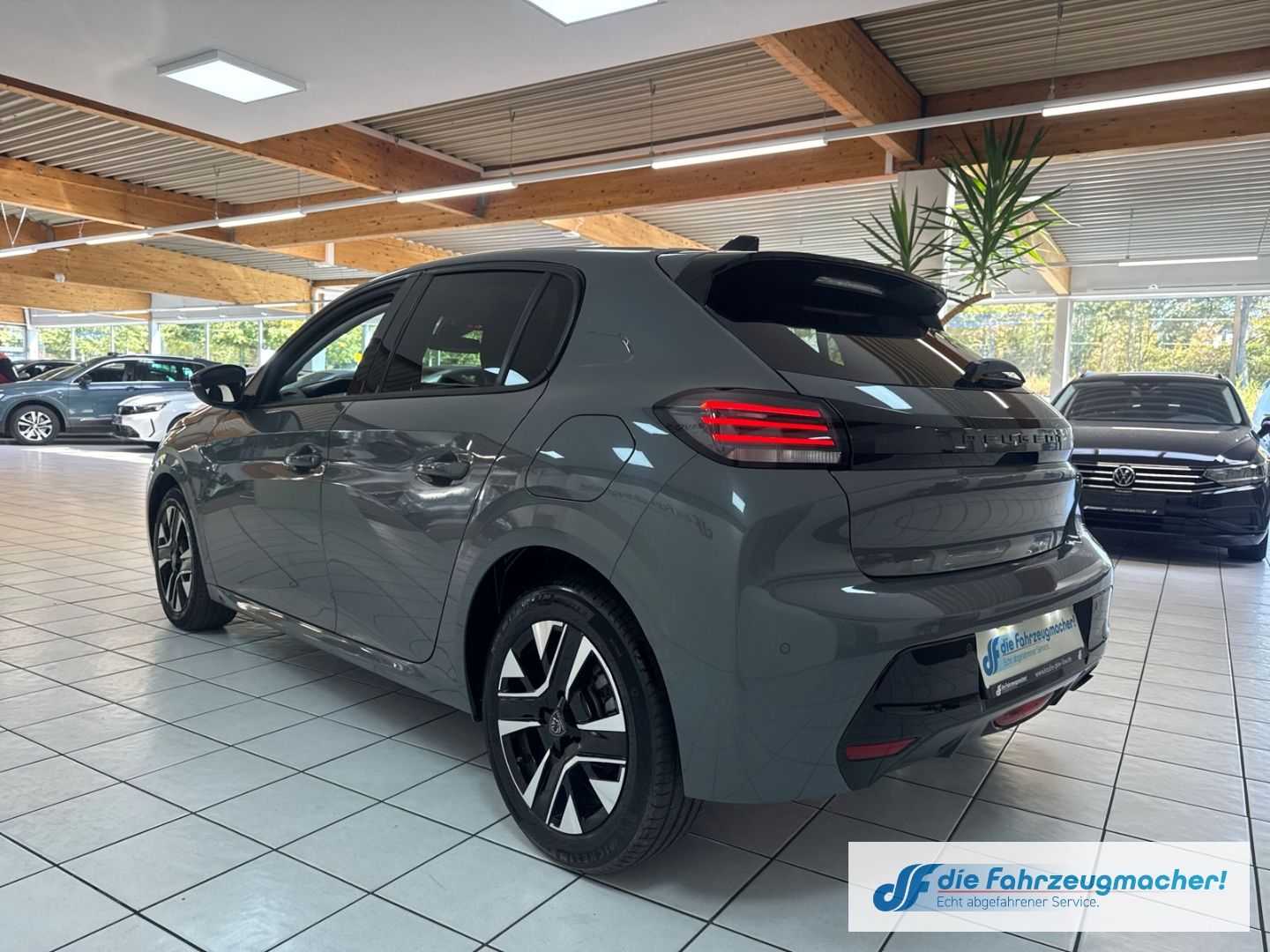 Fahrzeugabbildung Peugeot 208 Allure Navi Digitales Cockpit LED Apple CarP