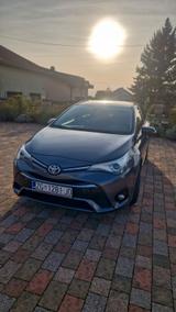 Toyota Avensis 1,6-l-D-4D Business Ed. Touring Spor... - Toyota Avensis: Business