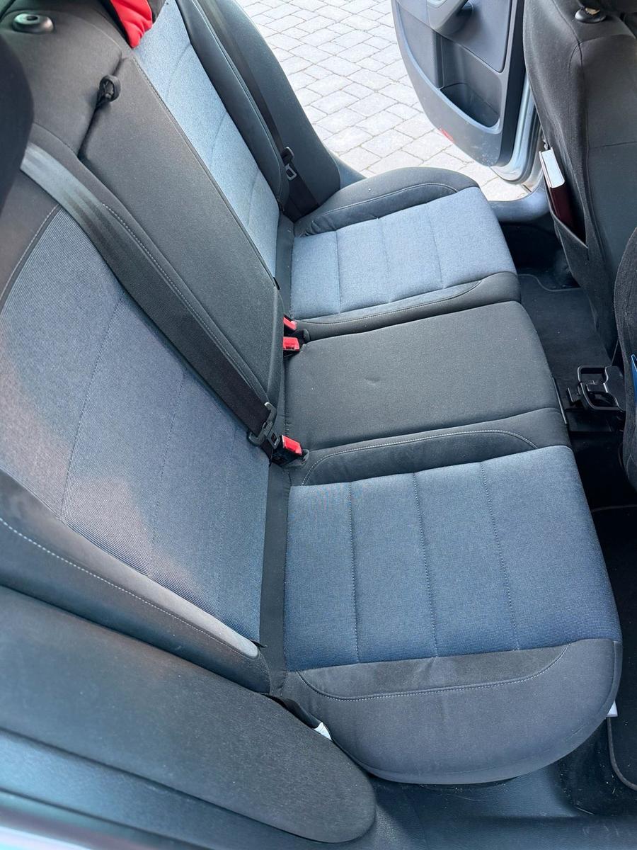 Volkswagen Golf 2011 — photo 11