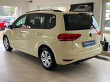 Volkswagen Touran 2.0 TDI TAXI DSG 7Si. Kam. ParkAssist - Volkswagen Touran mit Diesel-Antrieb: Taxi, Kleinbus