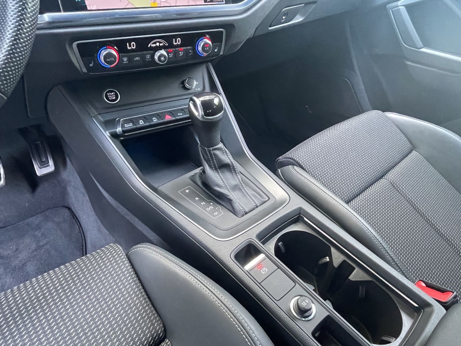 Audi Q3 SB 45 TFSI qu. S line Matrix SONOS AHK 360° foto 14