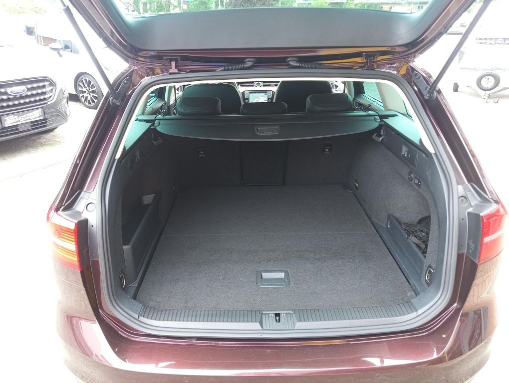Fahrzeugabbildung Volkswagen Passat Variant Highline 1.8 TSI DSG+Standh+AHK+