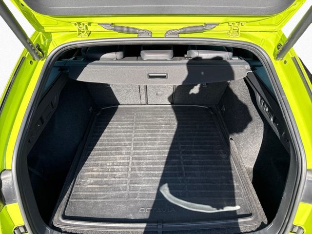 Octavia Combi RS PLUS MATRIXLED+HUD+AHK+KAM