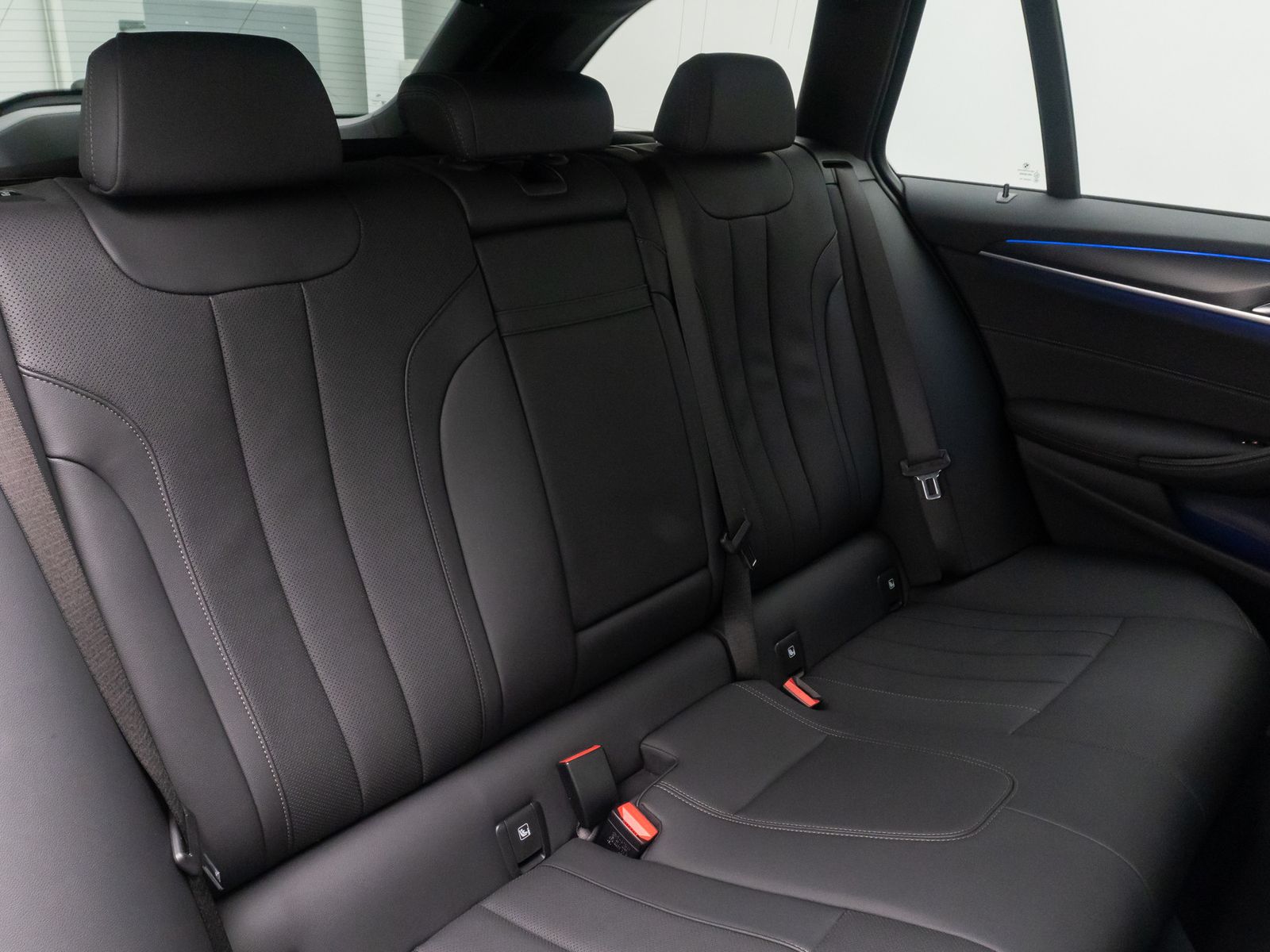 Fahrzeugabbildung BMW 530d M Sport 4xKlima HUD DAB Kamera Laser 18Zoll