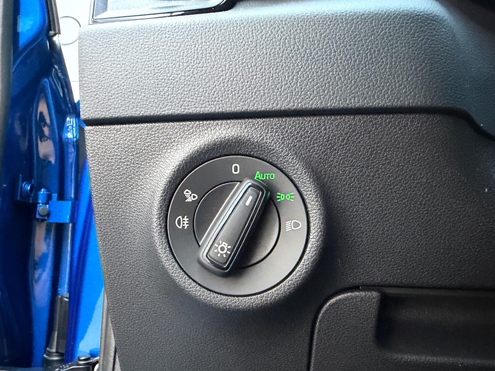 Skoda Karoq Sportline#5J.Gar#Matrix#360°#AHK#Navi#App