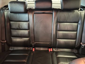 Volkswagen Golf VI Highline *Klima*SHZ*Navi*PDC*Sportpaket*