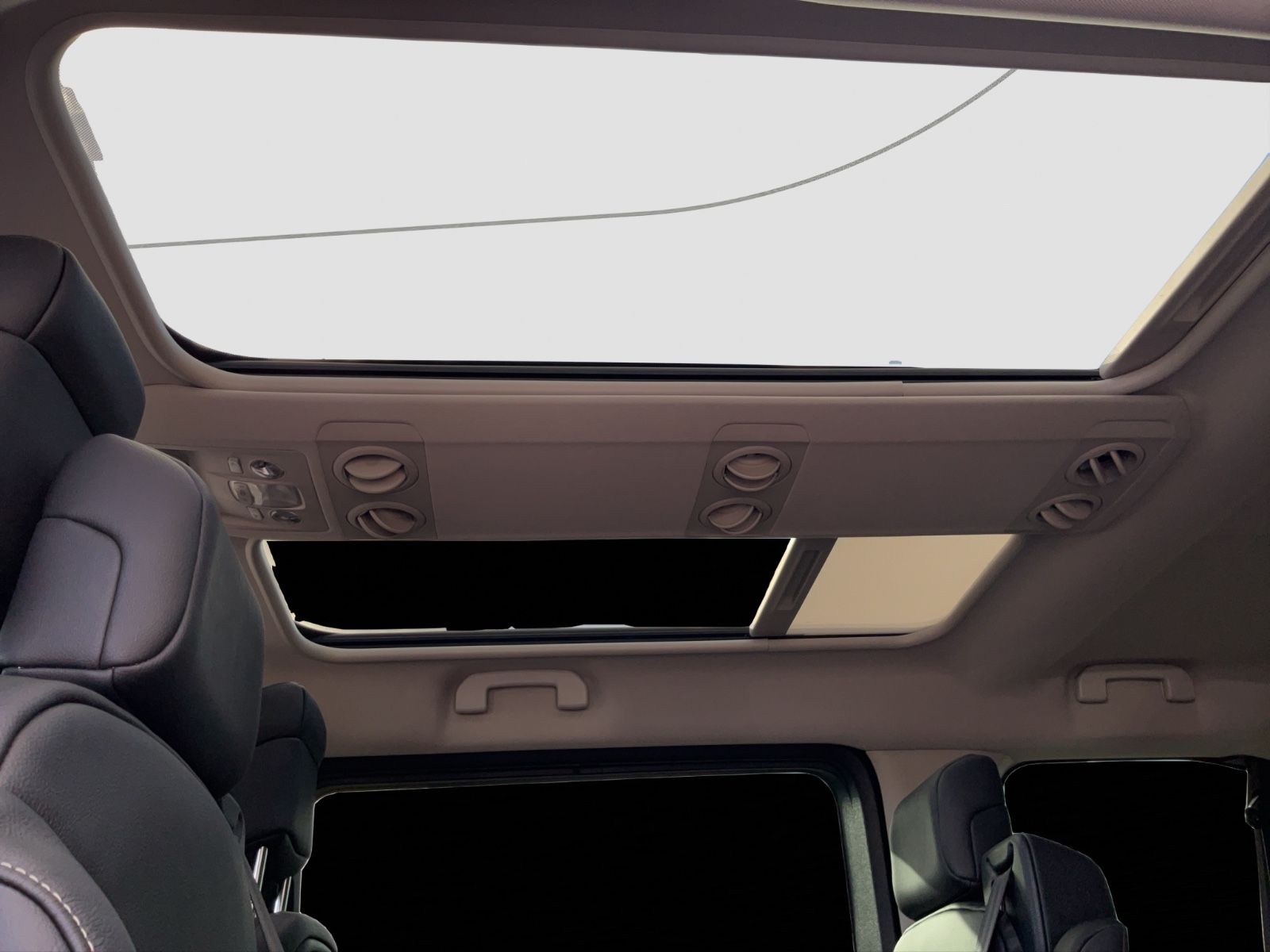 Fahrzeugabbildung Peugeot Ulysse L2 2.0  180 PS AT8 LEDER  **TOP**