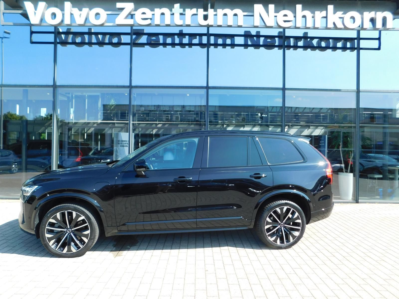 Fahrzeugabbildung Volvo XC90 T8 Ultra Dark