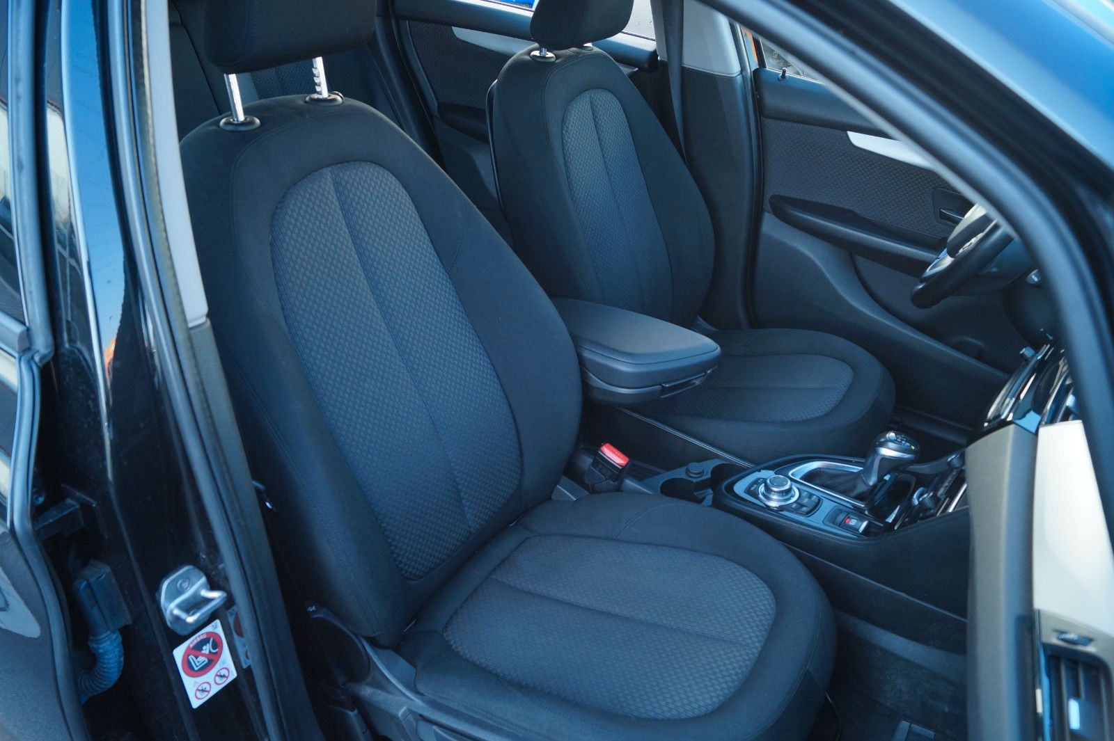 Fahrzeugabbildung BMW 218i  Active Tourer *Automatik