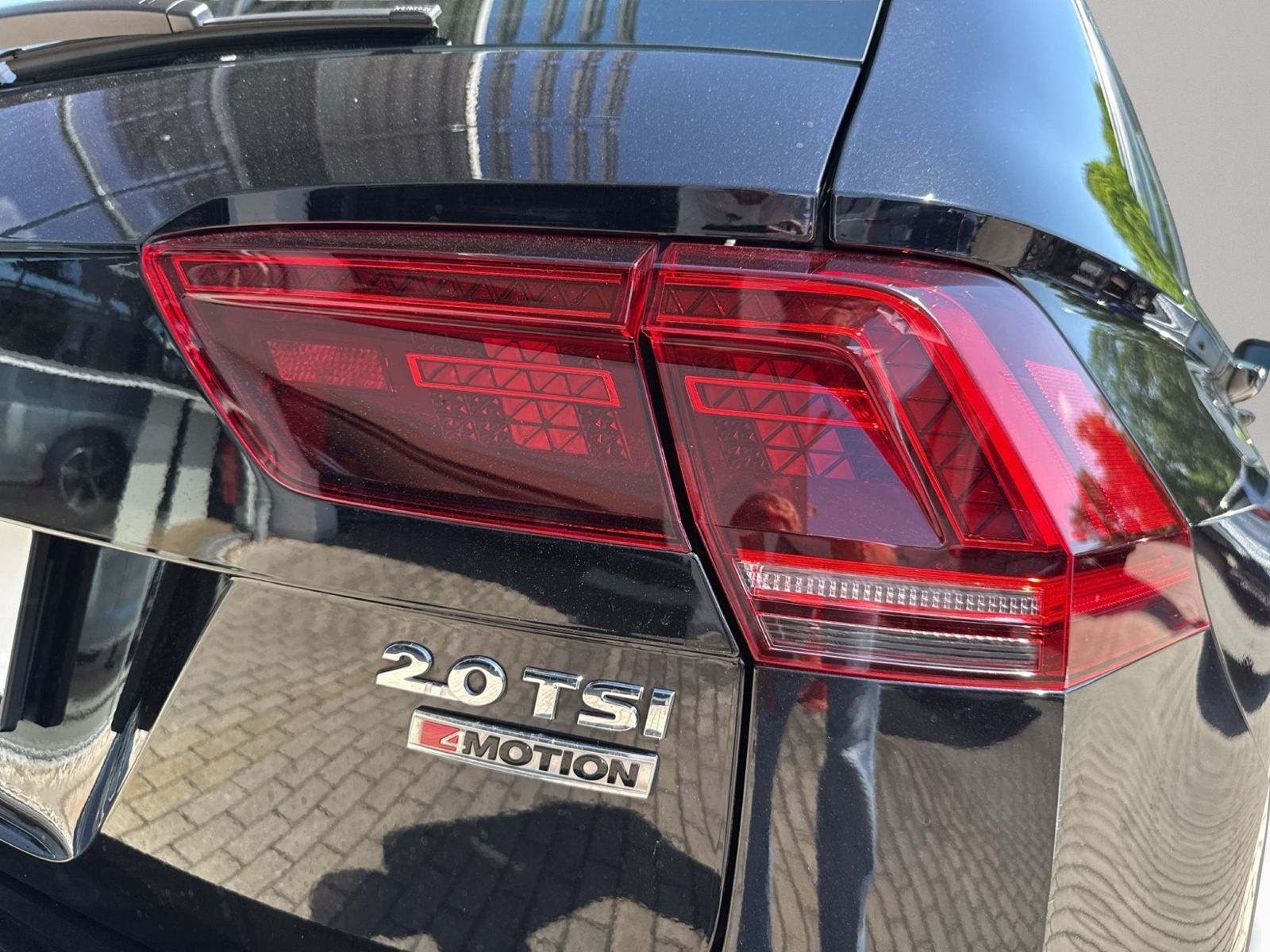 Tiguan 2.0 TSI Highline 4Motion, Leder, Sthzg, L