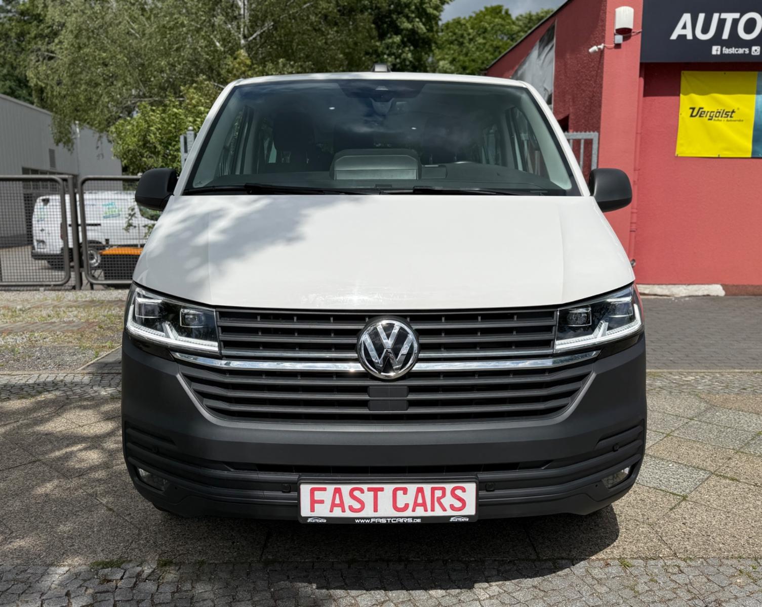 Volkswagen T6.1 Kombi lang 2,0 TDI 9Sit ACC 1.Hd Kam Standh