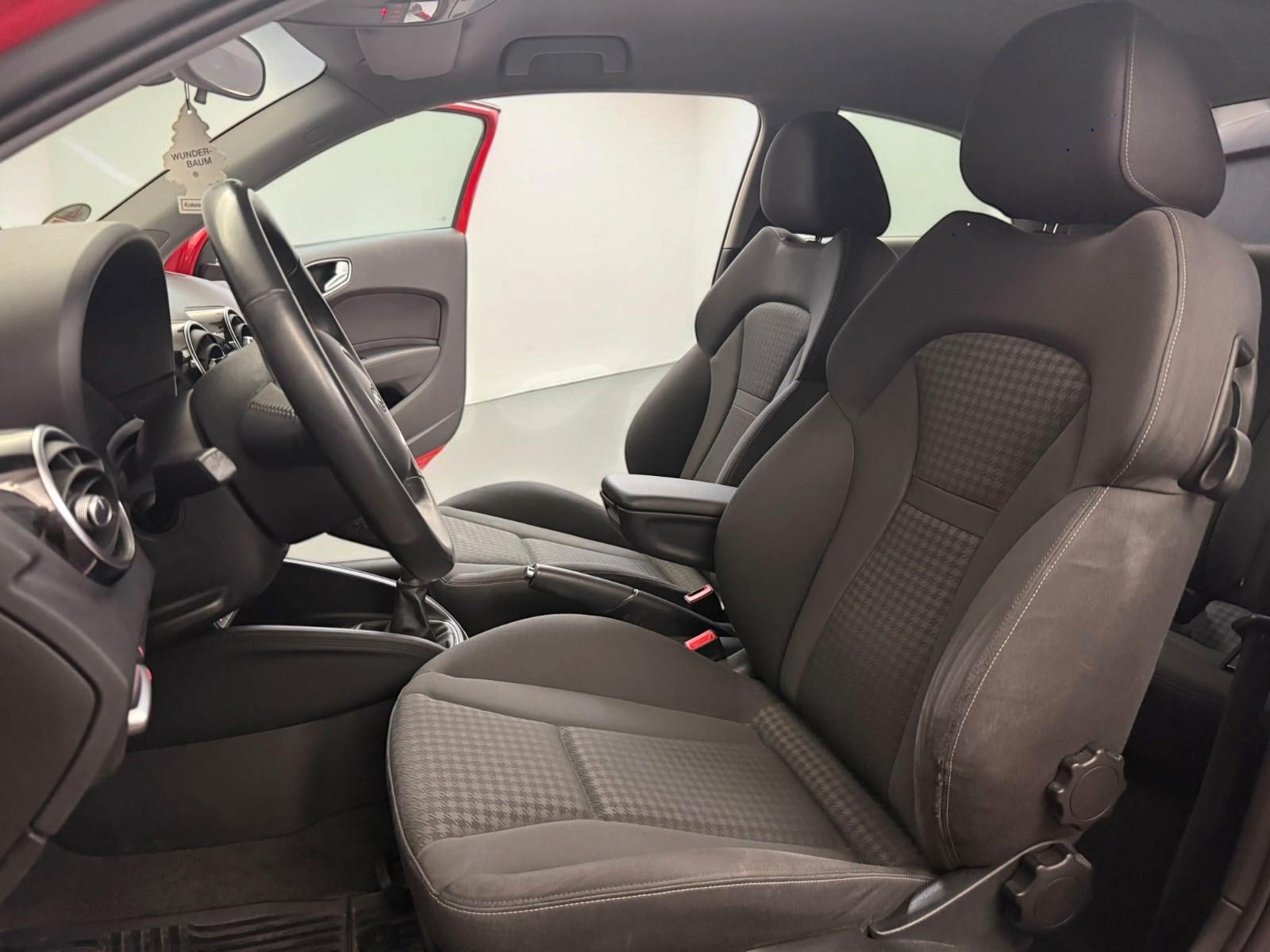 Audi A1 ambition*NAVI*SHZ*LÜCKENLOS AUDI S-HEFT*KLIMA