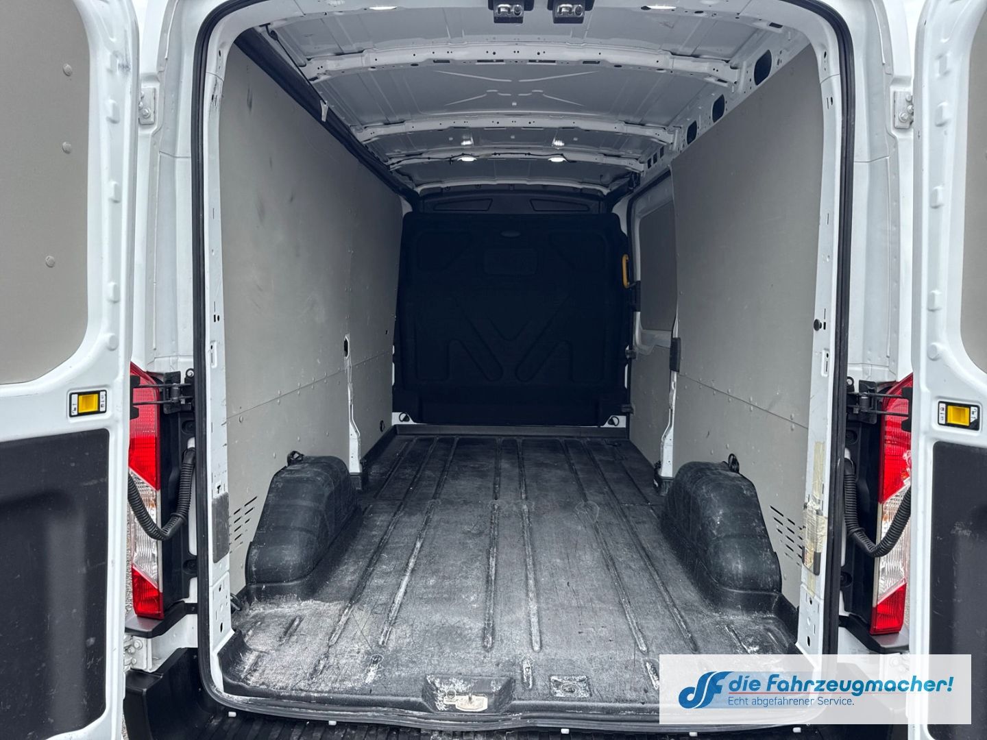 Fahrzeugabbildung Ford Transit Kasten 350 L3 Trend AHK Apple CarPlay *E