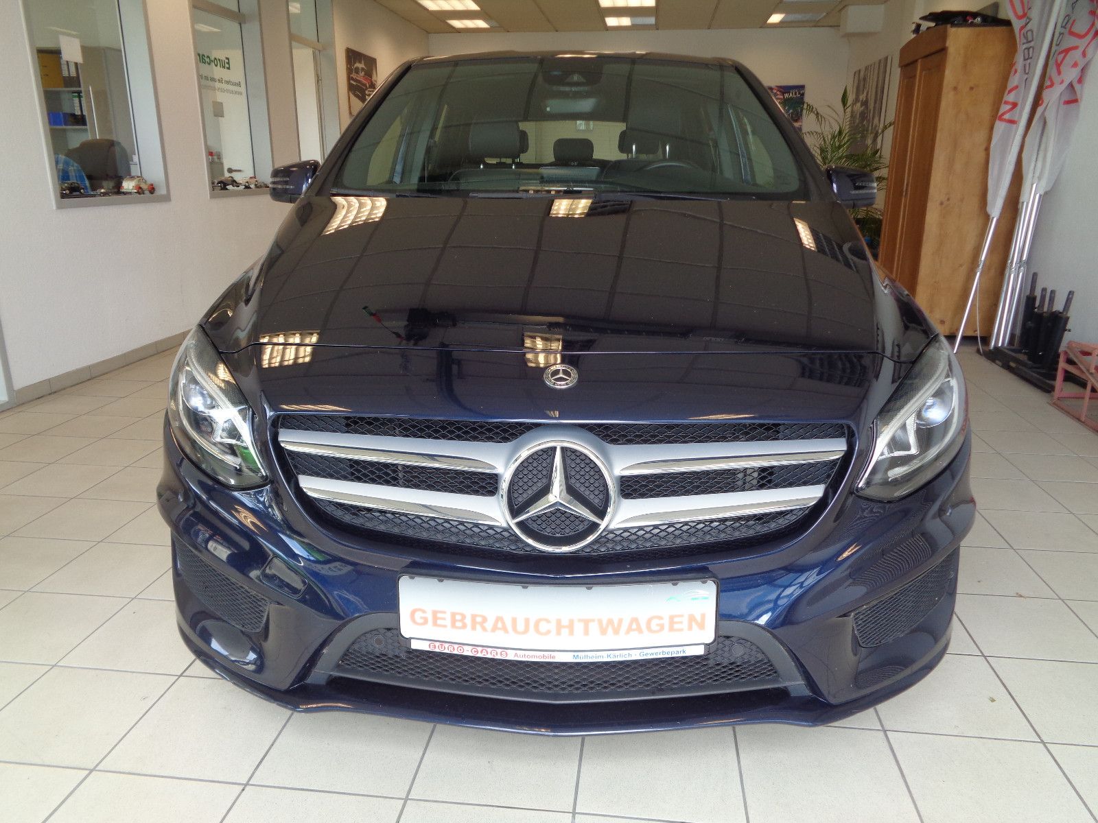 Fahrzeugabbildung Mercedes-Benz B 200 / NAVI / PDC / LED / LEDER /