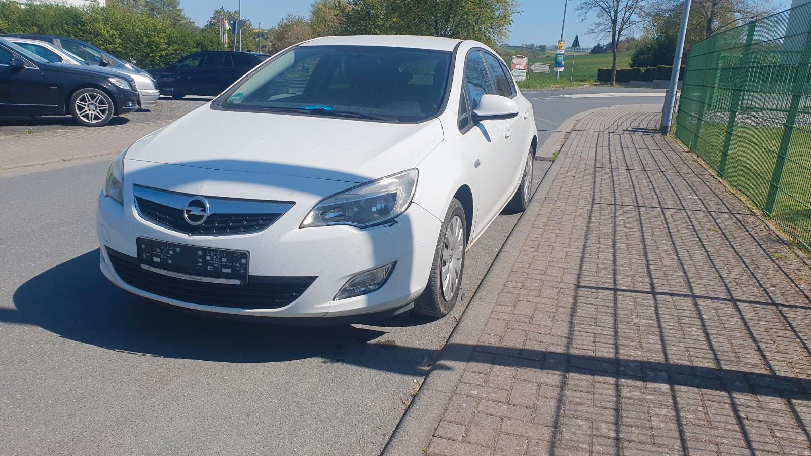 Opel Astra J Lim. 5-trg. Design Edition