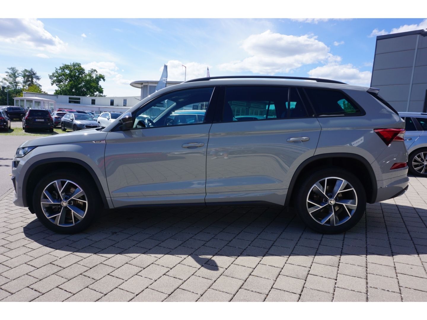 Skoda Kodiaq 2.0 TDI Sportline 4x4 DSG AHK Navi LED AC foto 3
