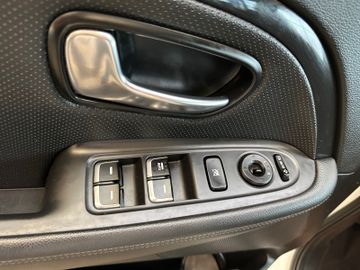 Kia Carens UEFA Euro 2016 *2. Hand*Klima*Kamera*Navi