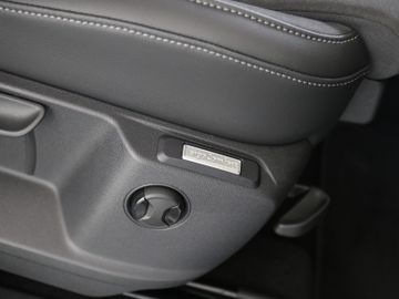 Volkswagen Caddy Maxi 1.5TSI DSG STYLE PANORAMA ACC KAMERA