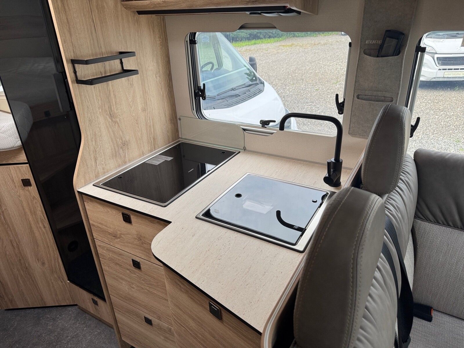 Fahrzeugabbildung Eura Mobil Profila RS PRS 695 EB Dachklima/Mondial/Lithium