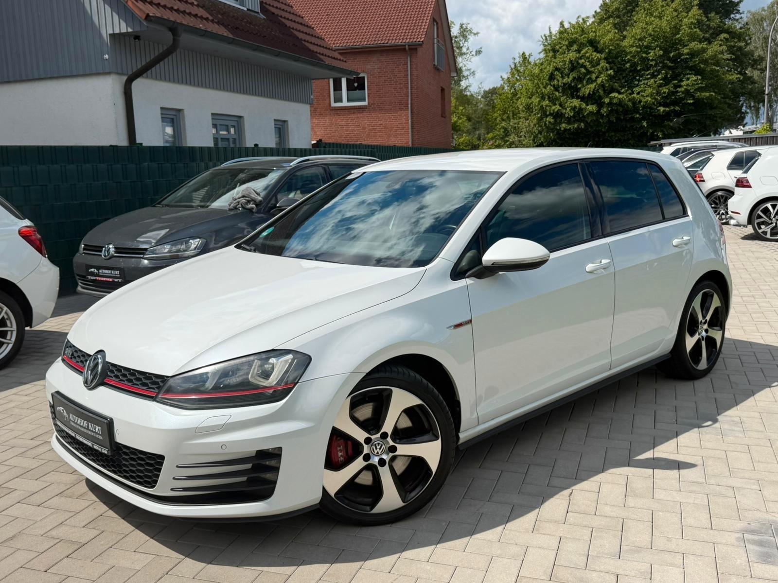 Volkswagen Golf VII Lim. GTI Performance/SHZ/NAVI/PERLMUTT