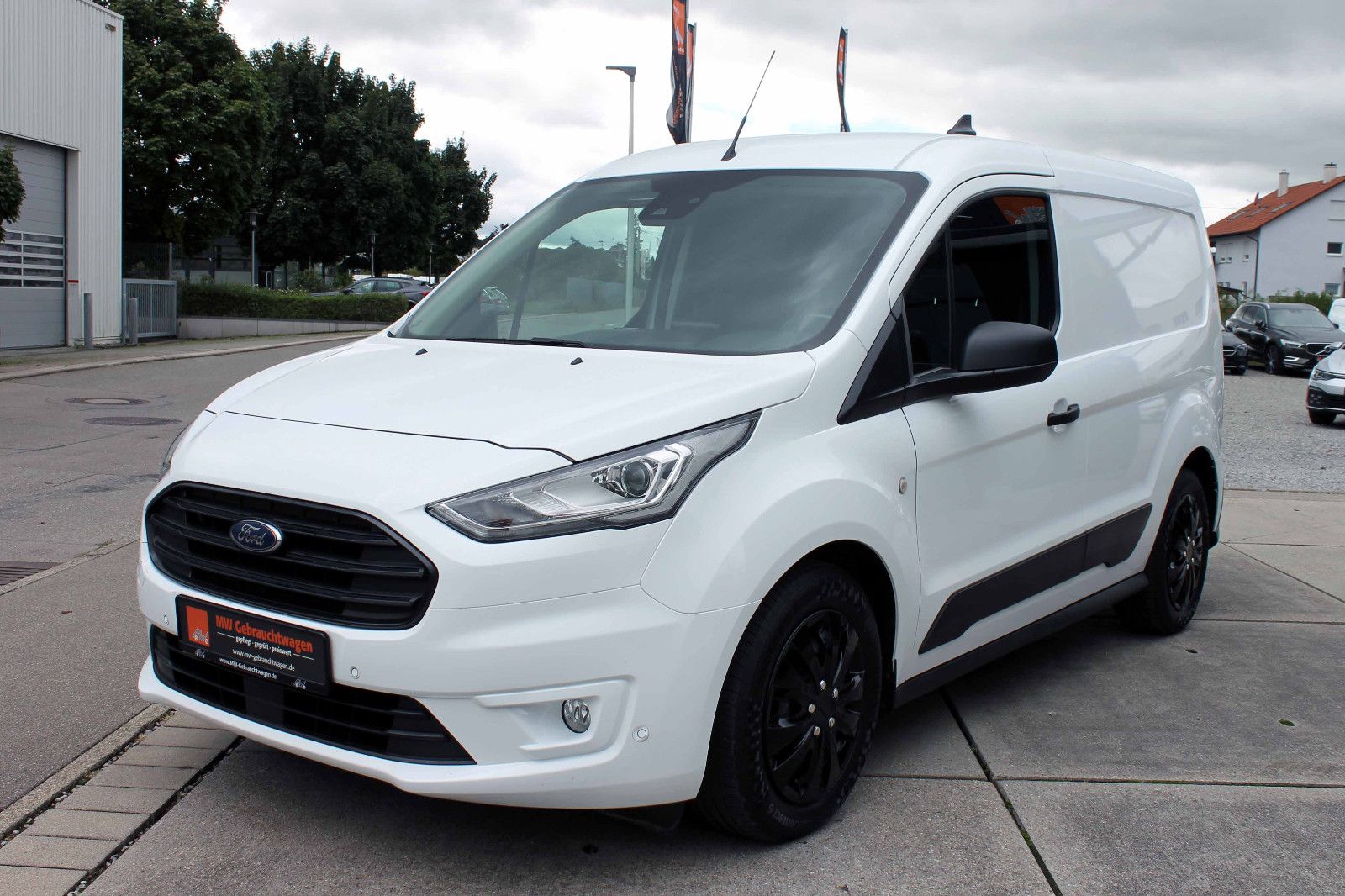 Fahrzeugabbildung Ford Transit Con. 220 L1 Kasten Trend ACC PDC KAM AHK