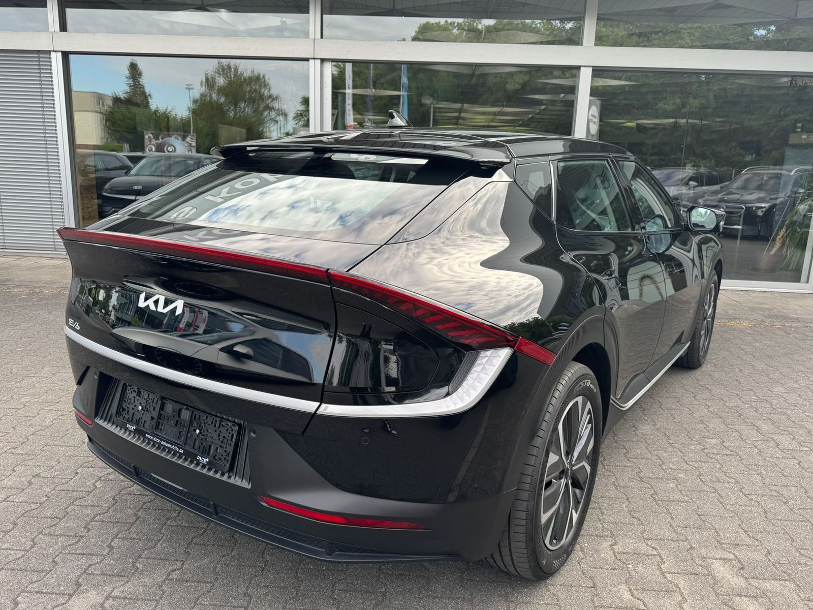 Fahrzeugabbildung Kia EV6 4WD NAVI+LED+SHZ+KAMERA+WP+DAB+ACC+19"